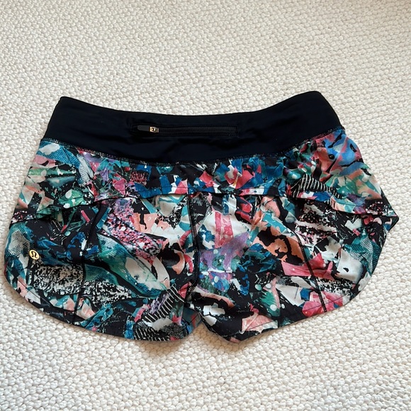 Lululemon Speed Shorts Low Rise 4 - Picture 4 of 7